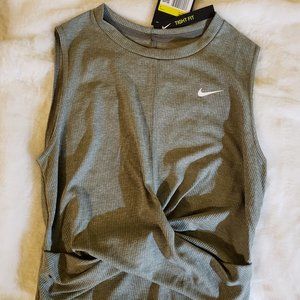 Nike Twist Front Cropped Tank